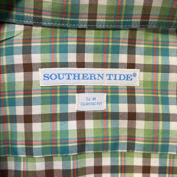 Southern Tide long sleeve button down collar shirt.  M - Picture 7 of 8